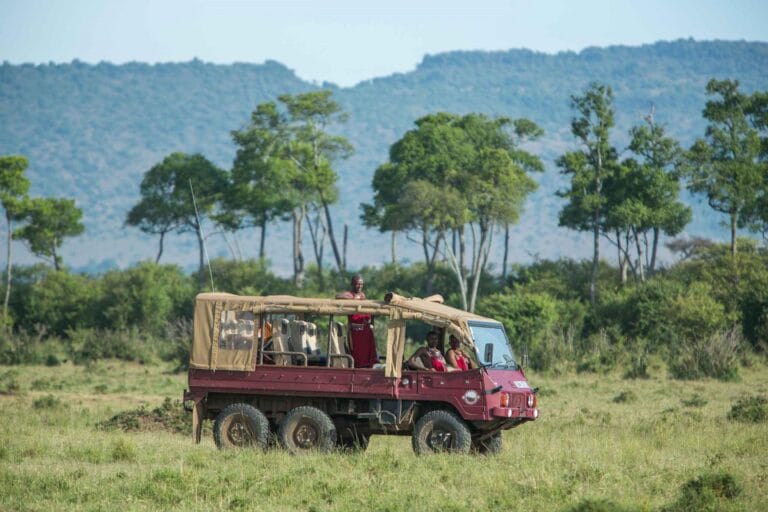 Serengeti vs Masai Mara: Which Safari Destination is Best?